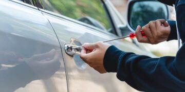 El Gobierno lo confirma: los robos de coches aumentan en Semana Santa, pero puedes evitarlos siguiendo estos consejos