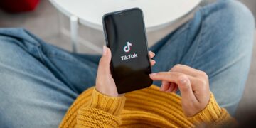 Confirmado: TikTok se enfrenta a una multa récord por transferir a China datos de sus usuarios europeos y esta ha sido su reacción