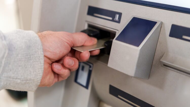 Adiós a los cajeros automáticos