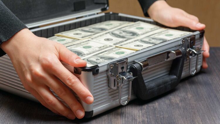 El CEO mejor pagado del mundo cobra más de 100 millones al año