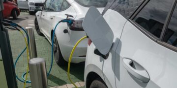 La OCU lo confirma: si tienes un coche eléctrico