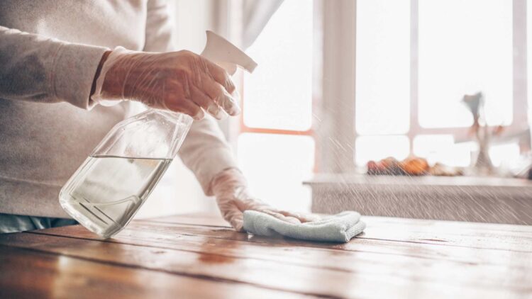 Ni lejía ni amoníaco: el desinfectante de Mercadona del que todos hablan cuesta menos de 2 euros y desinfecta mejor que muchos caros 1 El desinfectante de Mercadona del que todos hablan