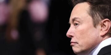 Elon Musk contra los okupas: una pareja abusa de la confianza del magnate, que intenta desahuciarla