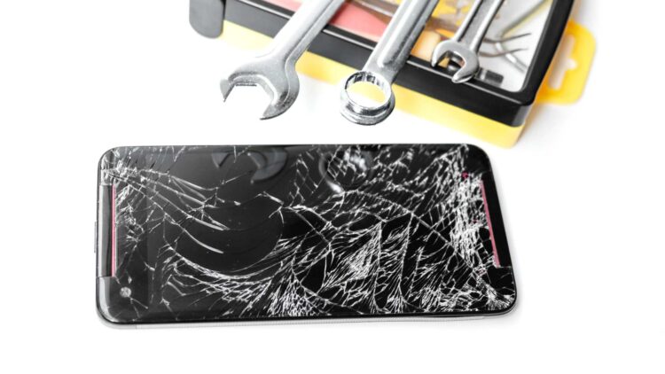 Si tu móvil es reacondicionado, la OCU te recomienda que revises esta conexión