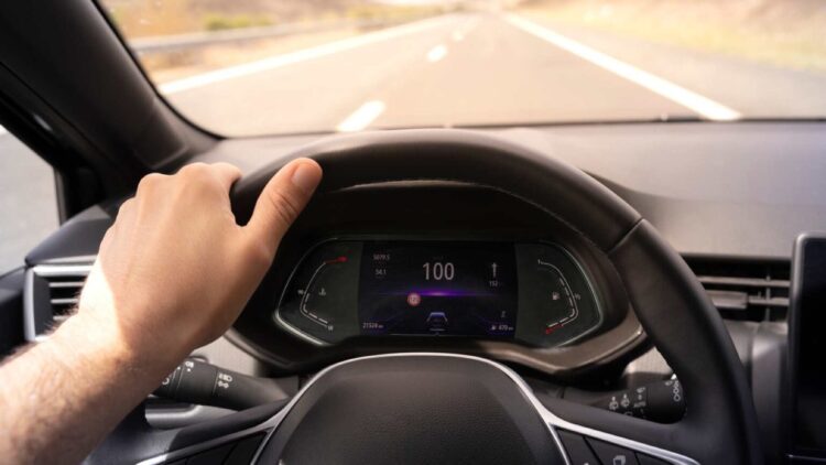 La DGT revela la velocidad exacta a la que debes ir para ahorrar gasolina