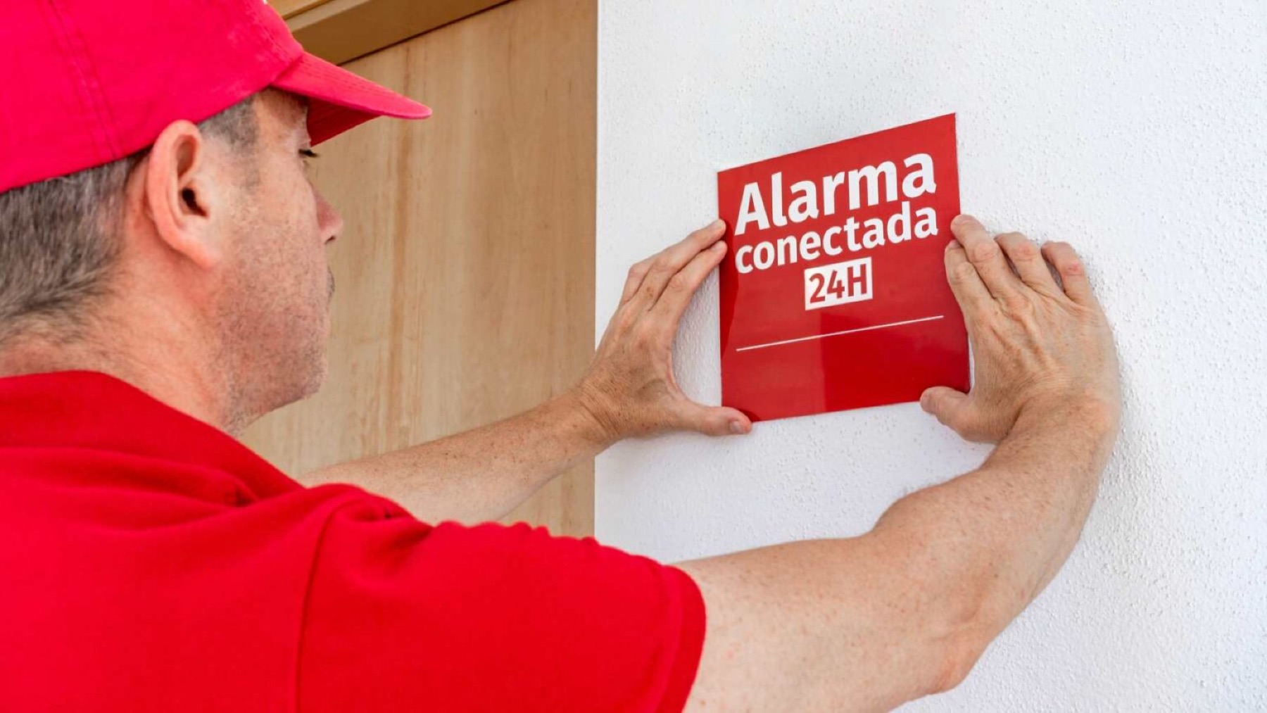 El palo que te puede dar por poner una placa de alarma