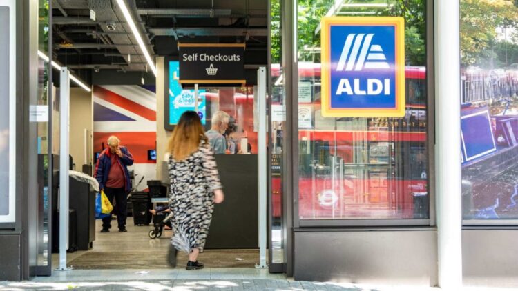 Ni ventilador ni aire acondicionado: este electrodoméstico portátil de ALDI se conecta a tu coche y es el favorito del verano 1 Este electrodoméstico portátil de ALDI se conecta a tu coche y es el favorito del verano