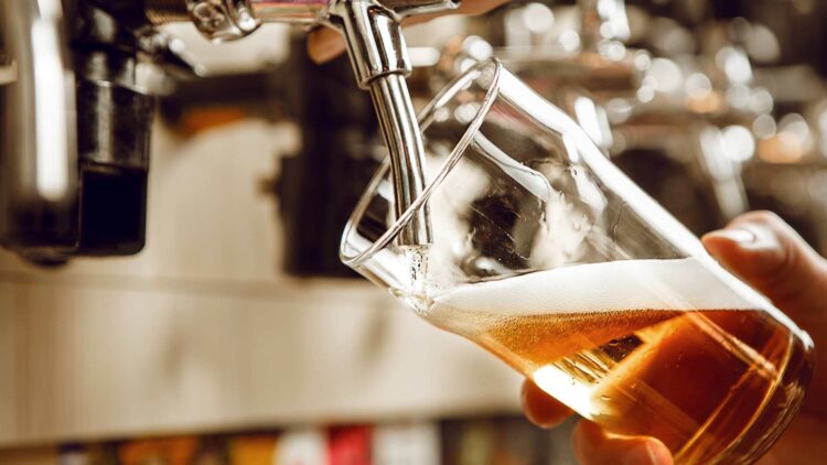 Carrefour lo vuelve a hacer: este inventazo tira cañas frías con espuma perfecta en segundos y cuesta menos de lo que imaginas 1 Carrefour lo vuelve a hacer: este inventazo tira cañas frías