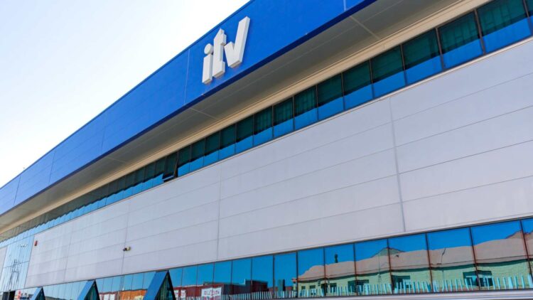 Adiós a la ITV: la DGT da una alegría a los conductores de estos coches eliminando la obligación de que la pasen 1 Adiós a la ITV: la DGT da una alegría a los conductores de estos coches