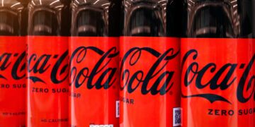 Obliga a Coca-Cola a hacer este histórico cambio en su bebida