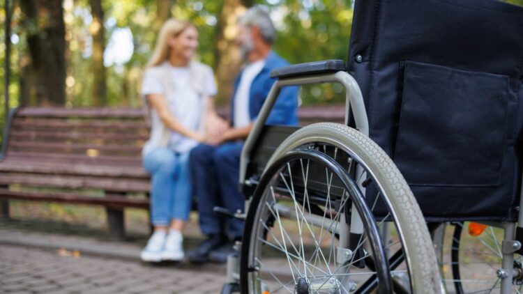 Finge una invalidez para cobrar 3.000 euros al mes hasta que la Justicia retira la paga: así le pillaron 1 Finge una invalidez para cobrar 3.000 euros al mes