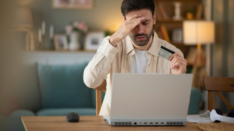 Un hombre es denunciado por estafar a otro en Milanuncios