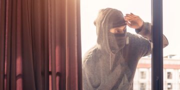 Adiós a los okupas: un pueblo de Murcia logra expulsar a 100 personas