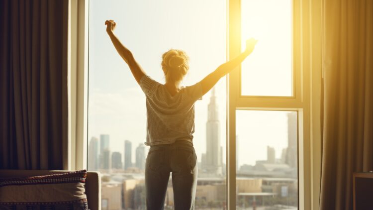 No deberías dormir con la ventana abierta durante el verano