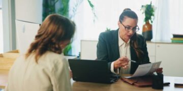 Va a una entrevista de trabajo… y es rechazada en dos minutos