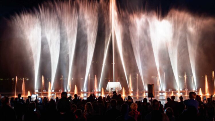 Cine gratis y espectáculos de agua