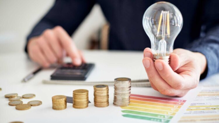 Confirmado por expertos: esto es lo que pasará con tu factura de la luz al volver de vacaciones... y no son buenas noticias 1 Esto es lo que pasará con tu factura de la luz al volver de vacaciones