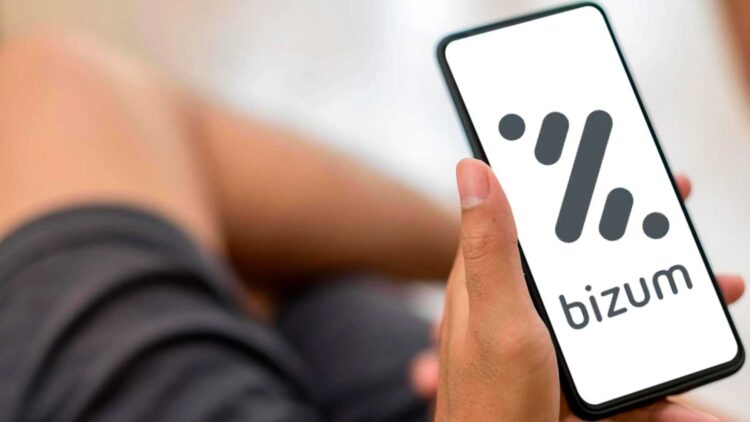 Pagar en tiendas físicas utilizando Bizum ya es posible si eres cliente de estos bancos