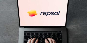 Repsol reduce la jornada laboral a una empleada