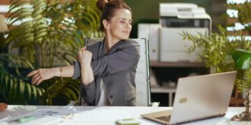 Si eres de los que trabajan delante del ordenador, este es el ejercicio