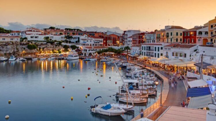 Ni adhesión ni conquista: así es como España recuperó una isla el mismo día que perdió este lugar que muchos reclaman 1 Ni adhesión ni conquista: así es como España recuperó una isla