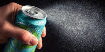 Esto es a lo que te expones si abres una lata y bebes de ella