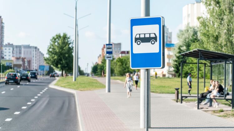 La DGT lo confirma: pueden multarte con 200 euros y 4 puntos