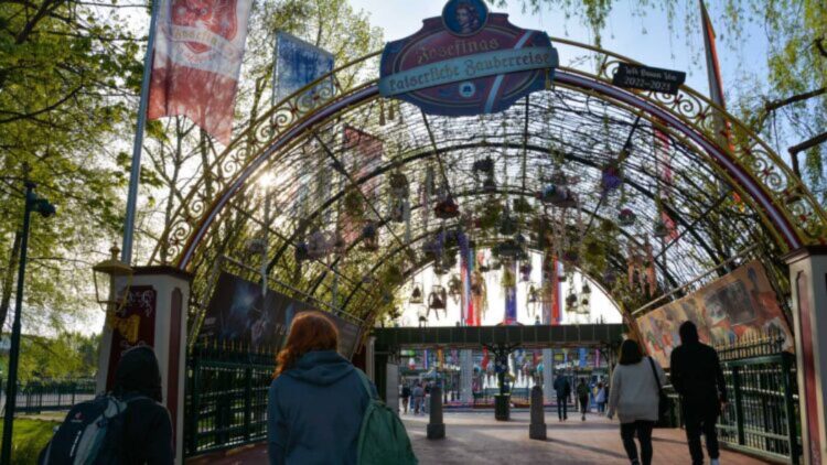 Ni Disneyland París ni la Warner: este parque temático ha sido elegido el mejor del mundo por décimo año consecutivo 1 Este parque temático ha sido elegido el mejor del mundo