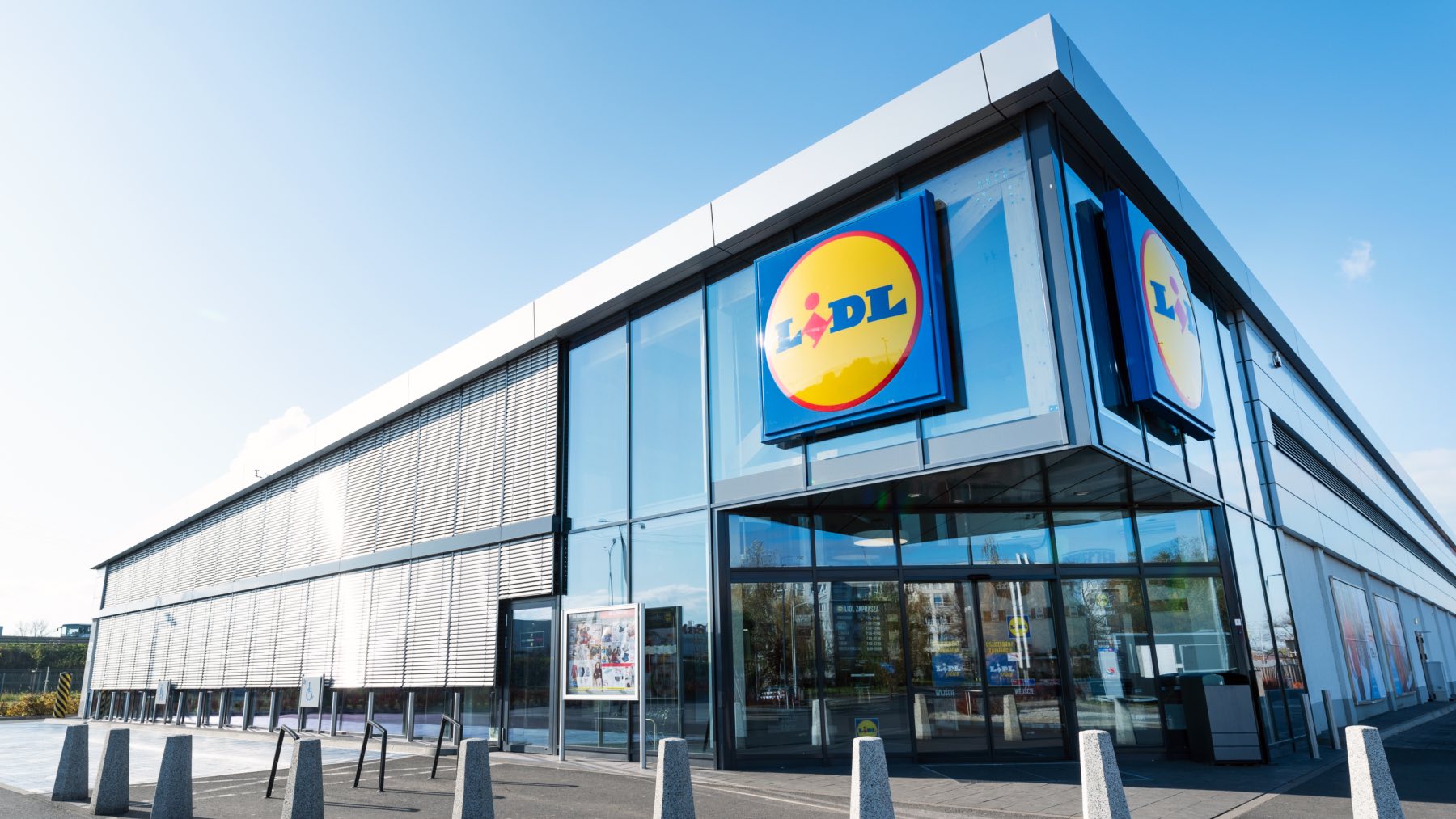 Lidl lo vuelve a hacer: este postre que conquista a los golosos está volando de sus supermercados gracias a su imbatible precio 1 Lidl lo vuelve a hacer: este postre que conquista a los golosos