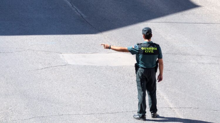 Confirmado: si ves a un agente de la Guardia Civil