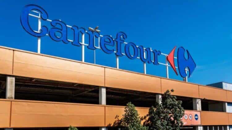 Carrefour arrasa a la competencia: tira el precio de esta airfryer de 12 litros que se vende como si fuera de outlet 1 Carrefour arrasa a la competencia: tira el precio de esta airfryer