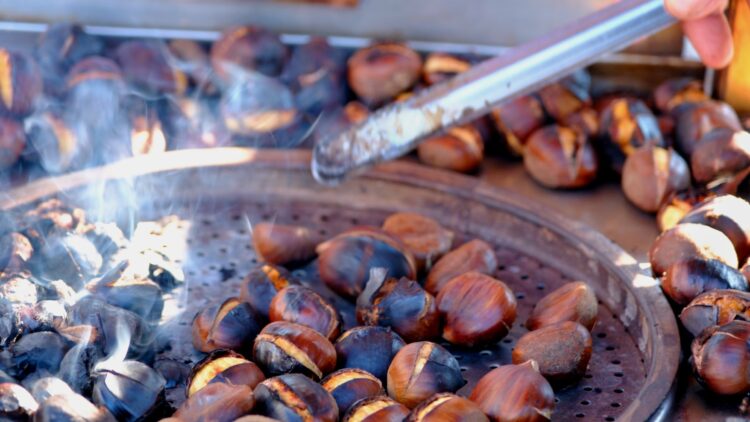 Este es el truco para pelar las castañas asadas sin esfuerzo