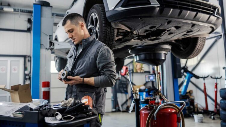 Los mecánicos confiesan qué 'reparaciones fantasma'