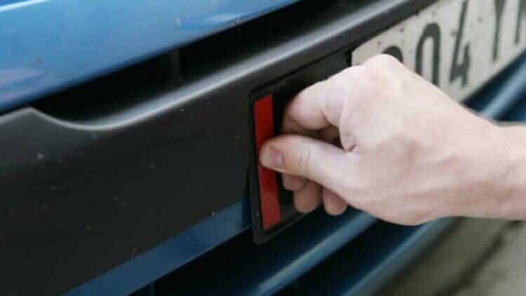 Alerta de la Policía: utilizar el 'truco italiano' para entrar a las ZBE es ilegal y pueden multarte por ello con hasta 6.000 euros 1 Pueden multarte por ello con hasta 6.000 euros