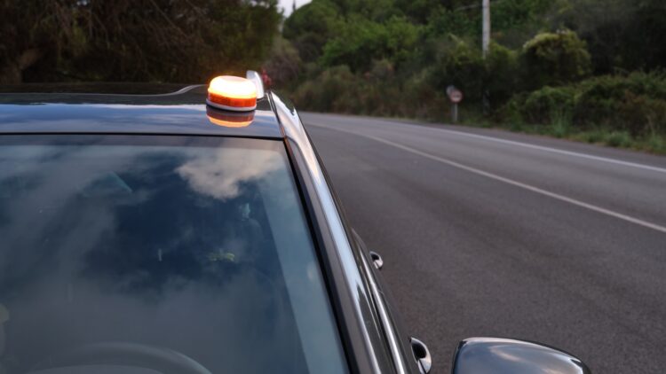 Lidl adelanta el Black Friday: tira el precio de las luces de emergencia V16 y todo el mundo las está comprando 1 Lidl adelanta el Black Friday