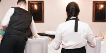 Las redes arden con el despido de una camarera