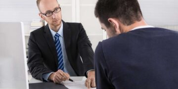 Es despedido dos veces por la misma empresa