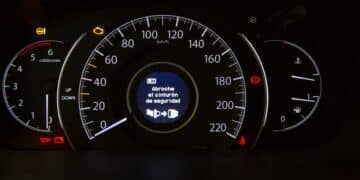 Cuánto tiempo puedes conducir con la luz de fallo motor