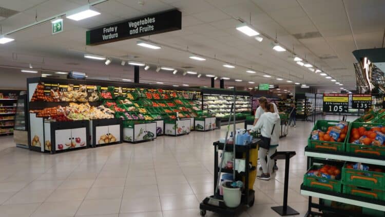 Mercadona lo trae de vuelta: esta fruta de temporada destaca en sus supermercados y está llena de sabor 1 Mercadona lo trae de vuelta: esta fruta de temporada destaca