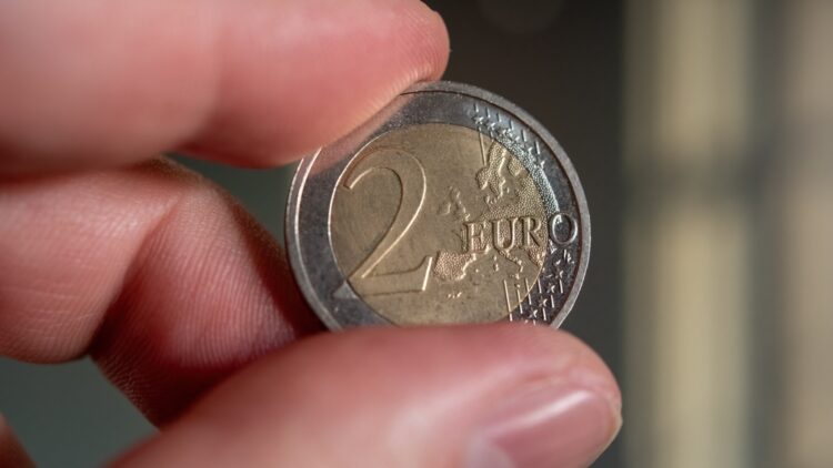 Si tienes esta moneda de 2 euros de los JJOO de 2004