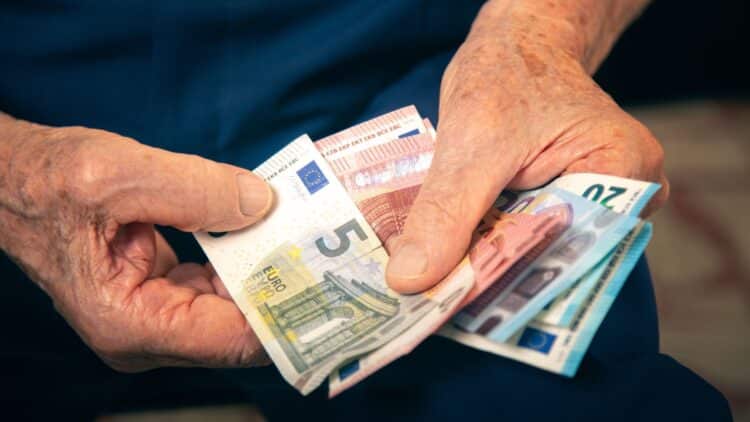 Comparar el salario y las pensiones de España y Alemania