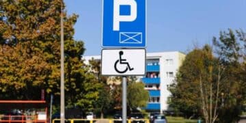 Elevar las multas en este tipo de plazas de aparcamiento