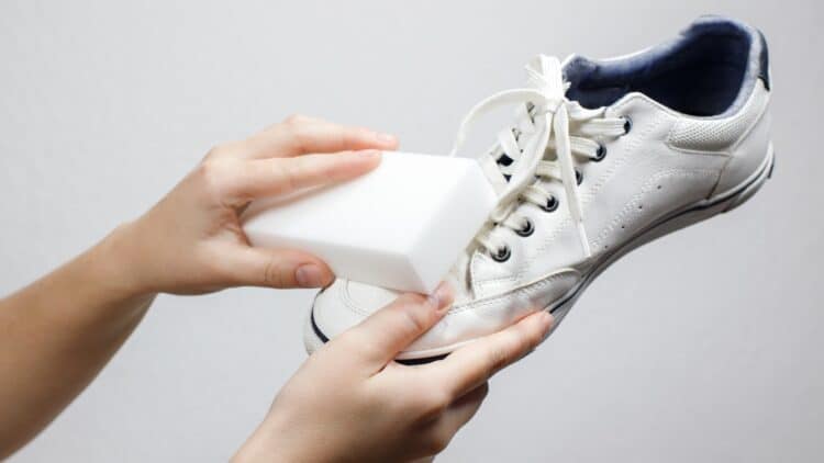 Esta es la forma más fácil de lavar tus zapatillas