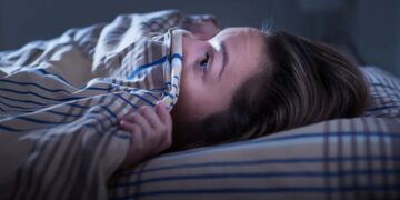 Condenan a un hombre por meterse debajo de la cama de su ex