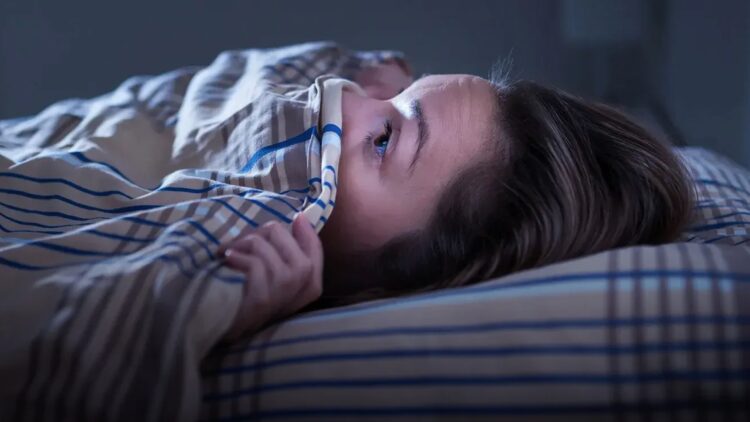 Condenan a un hombre por meterse debajo de la cama de su ex: así fue descubierto después de semanas 1 Condenan a un hombre por meterse debajo de la cama de su ex