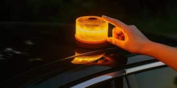 Facua sentencia a la DGT: los consumidores acusan a Tráfico de promover "un fraude masivo" con las luces V16