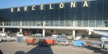Una amenaza de bomba obliga a un aterrizaje de emergencia de un avión en Barcelona