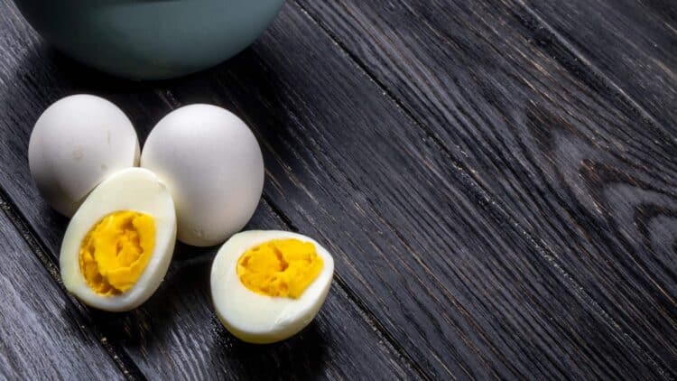 Miguel López, médico: "Hay estudios que demuestran que comer huevos se asocia a una menor mortalidad" 1 Beneficios de comer huevos