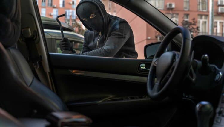 Detienen en Burgos a un hombre con antecedentes penales como presunto autor de 9 robos en coches