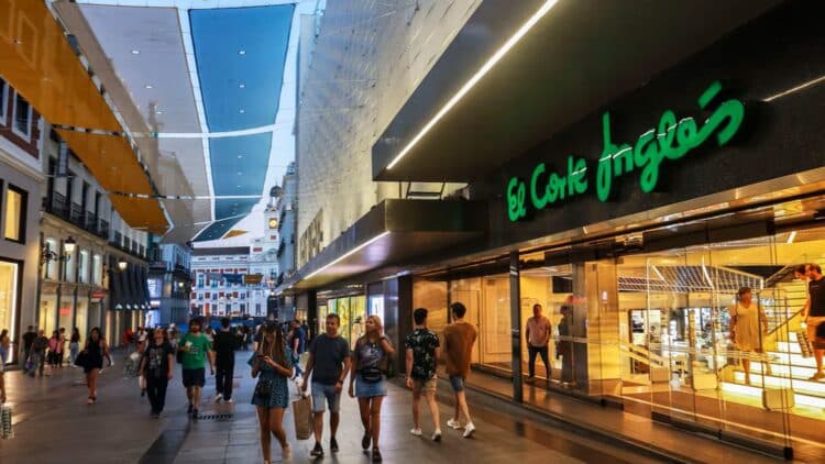 El Corte Inglés arranca sus rebajas, que se extenderán hasta el próximo 28 de febrero 1 El Corte Inglés arranca sus rebajas, que se extenderán hasta el próximo 28 de febrero